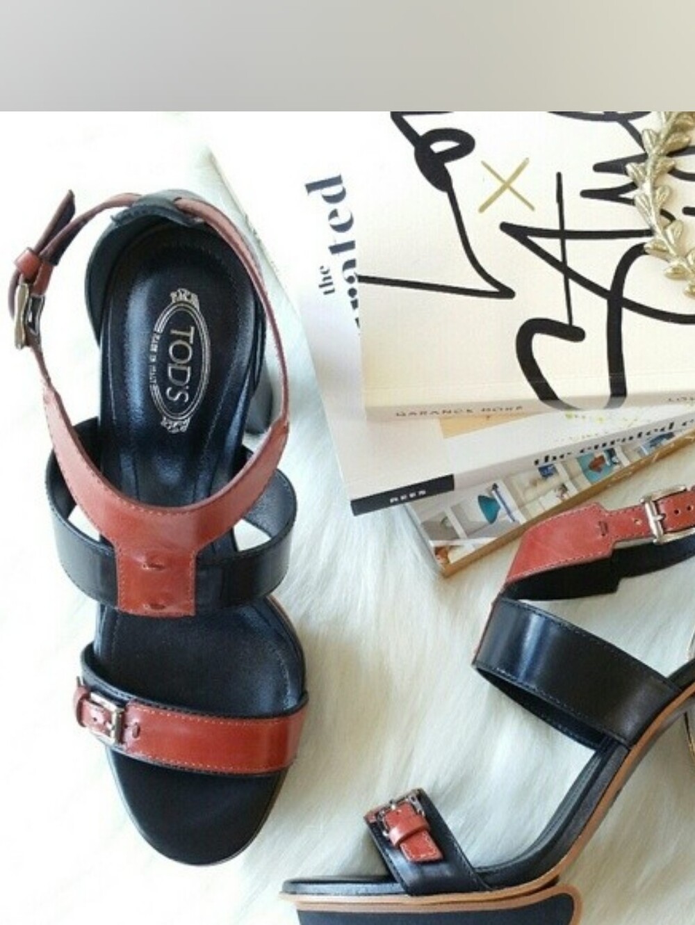 Tod's Black and Brown Leather Strap Sandals with Buckle Detail
